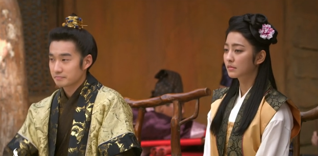 Kongmin király és Noguk hercegné szerelmi szála aranyos, de unalmas. (Lju Dokhvan és Pak Szejong)